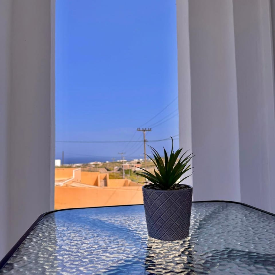 Raeti Fira Residence Apartment in Santorini
