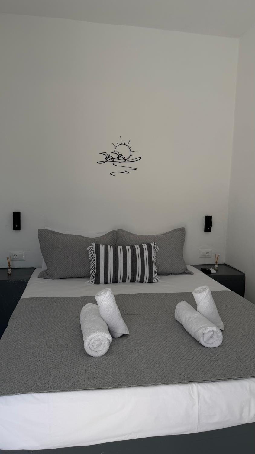 Raeti Fira Residence Apartment in Santorini