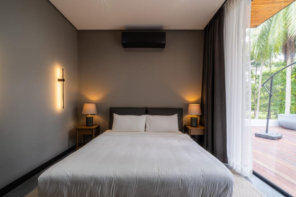 Bed, Bedroom, Garden view, air conditioner