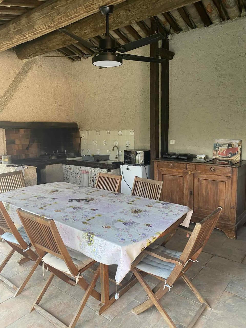 Kitchen or kitchenette, Seating area