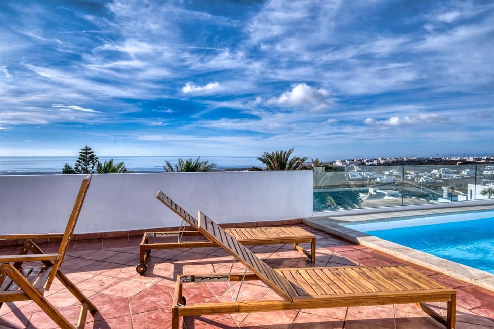 Patio, Swimming pool