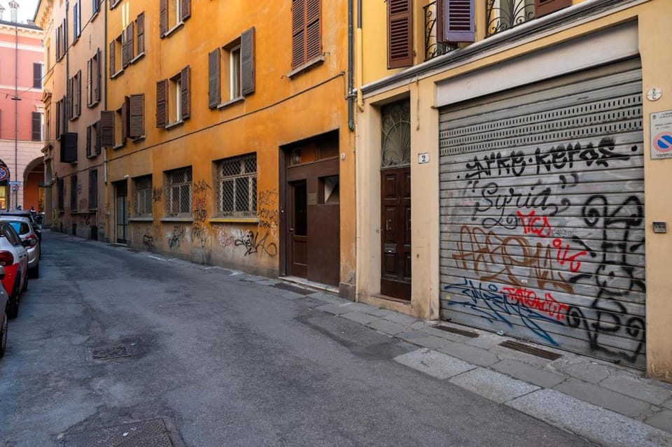 5min dalle Due Torri, Appartamento di Design 2 Camere Apartment in Bologna