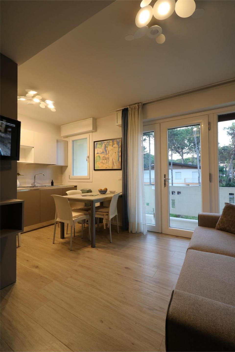 Living room, Dining area