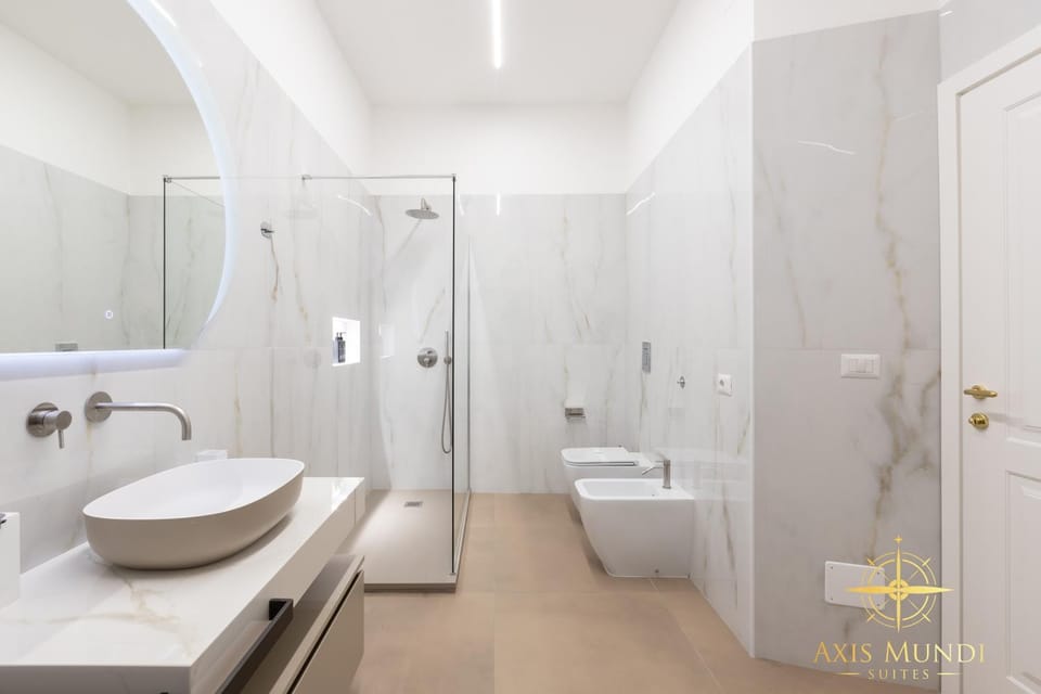 Shower, Toilet, Bathroom, bidet, towels