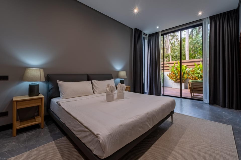 Bed, Bedroom, Garden view