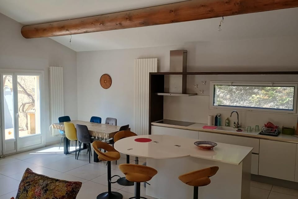 House in Rochefort with Private Pool & AC House in Rochefort-du-Gard