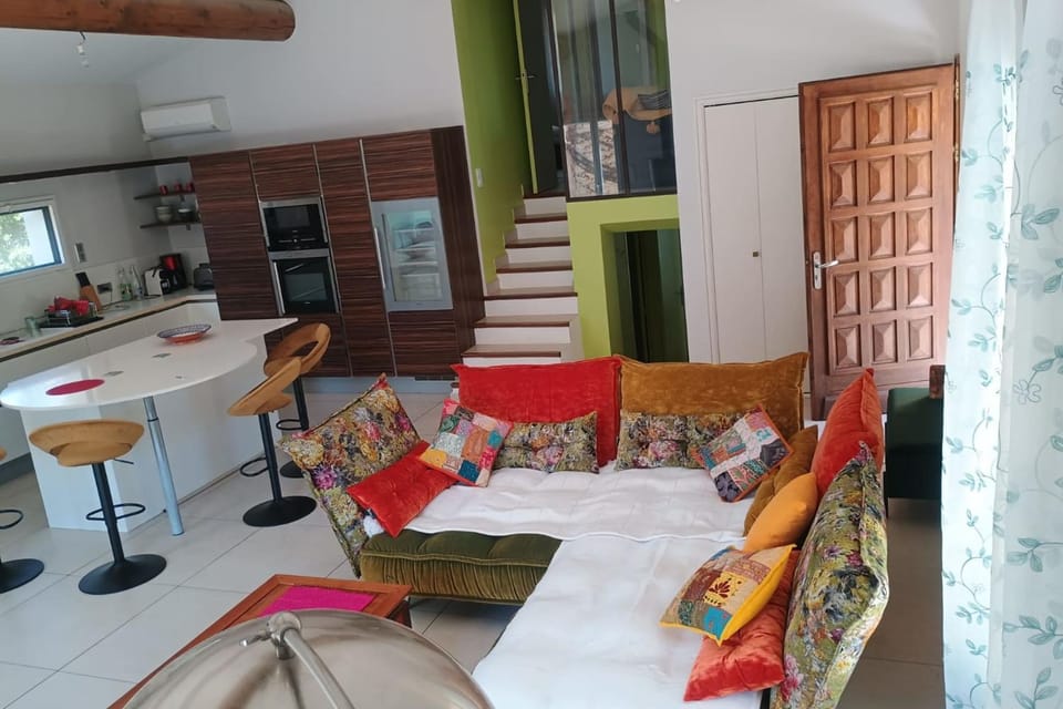 House in Rochefort with Private Pool & AC House in Rochefort-du-Gard