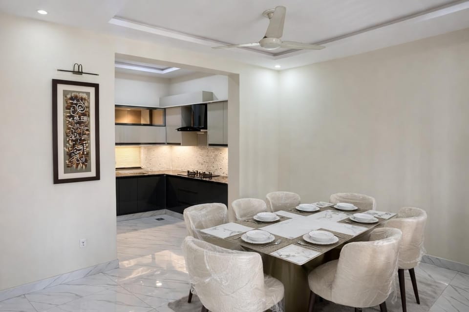 2 Bhk AC Wifi Kitchen Private Parking Apartment in Lahore
