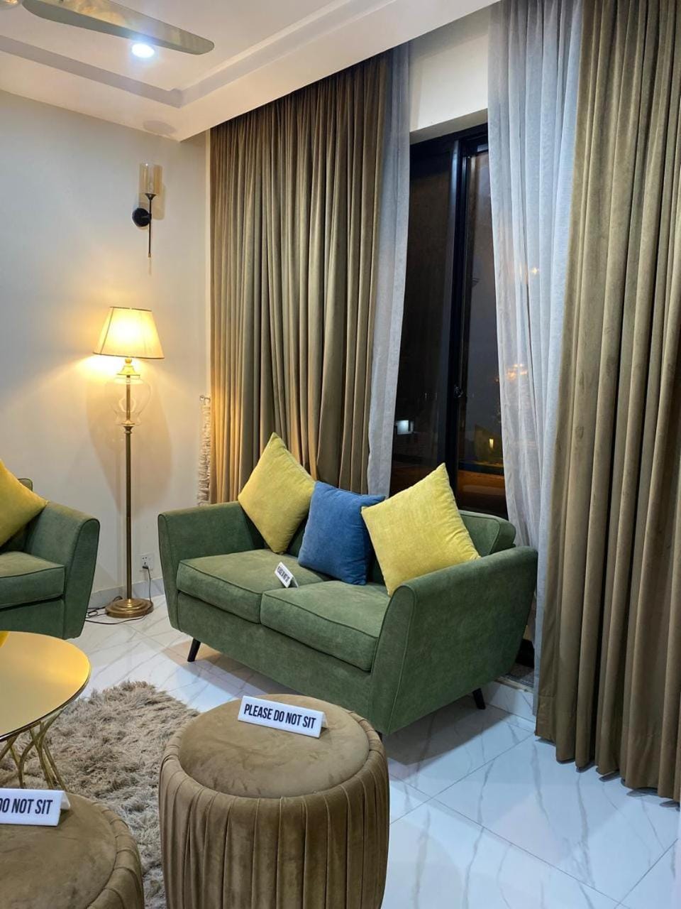 2 Bhk AC Wifi Kitchen Private Parking Apartment in Lahore