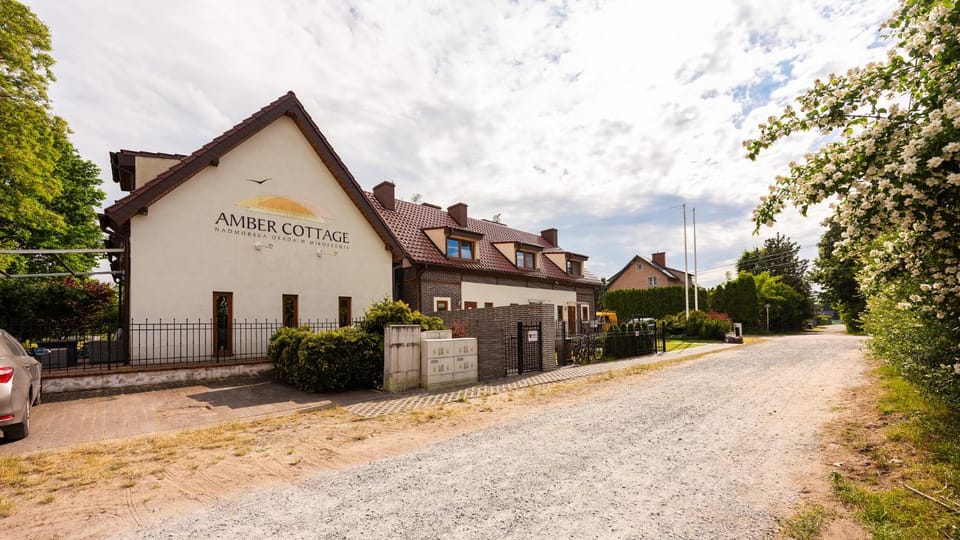 Property building, Neighbourhood