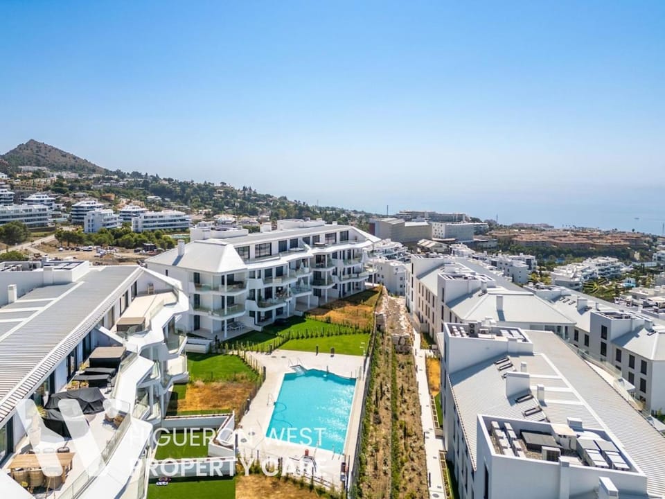 Day, Bird's eye view, Swimming pool