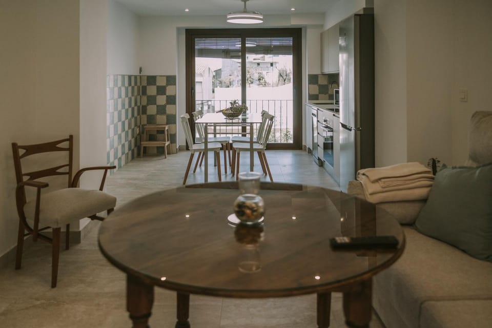 Living room, Dining area