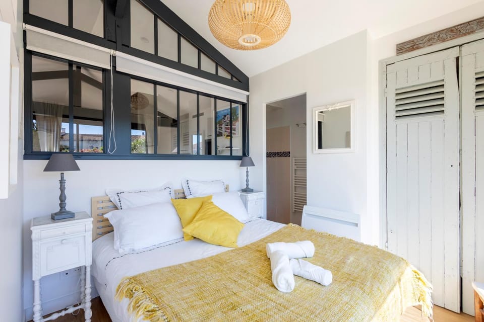 Bed, Photo of the whole room, Bedroom, towels, wardrobe