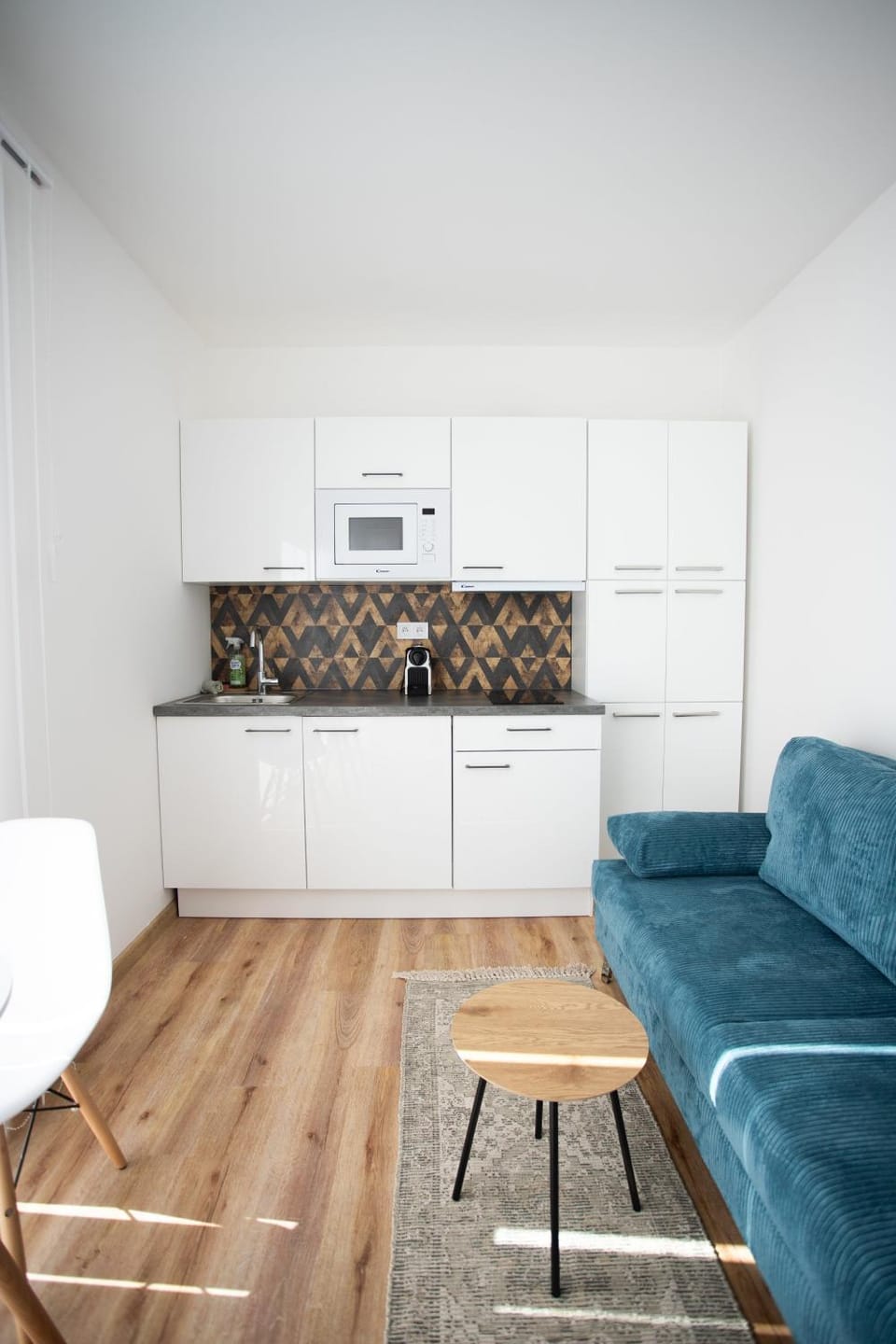 Kitchen or kitchenette, Living room, Seating area, pet friendly, stove