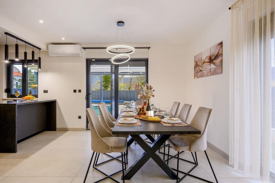 Kitchen or kitchenette, Living room, Dining area, air conditioner