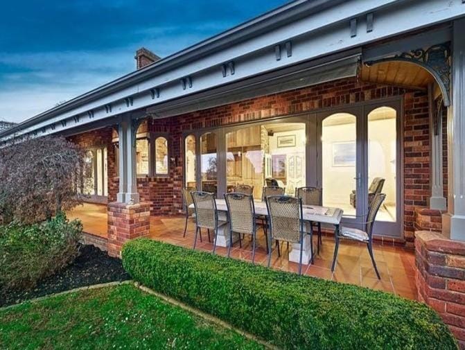 Oak Hill Estate - Chirnside Park House in Melbourne