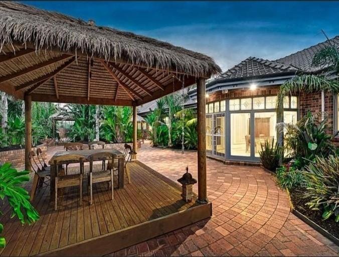 Oak Hill Estate - Chirnside Park House in Melbourne