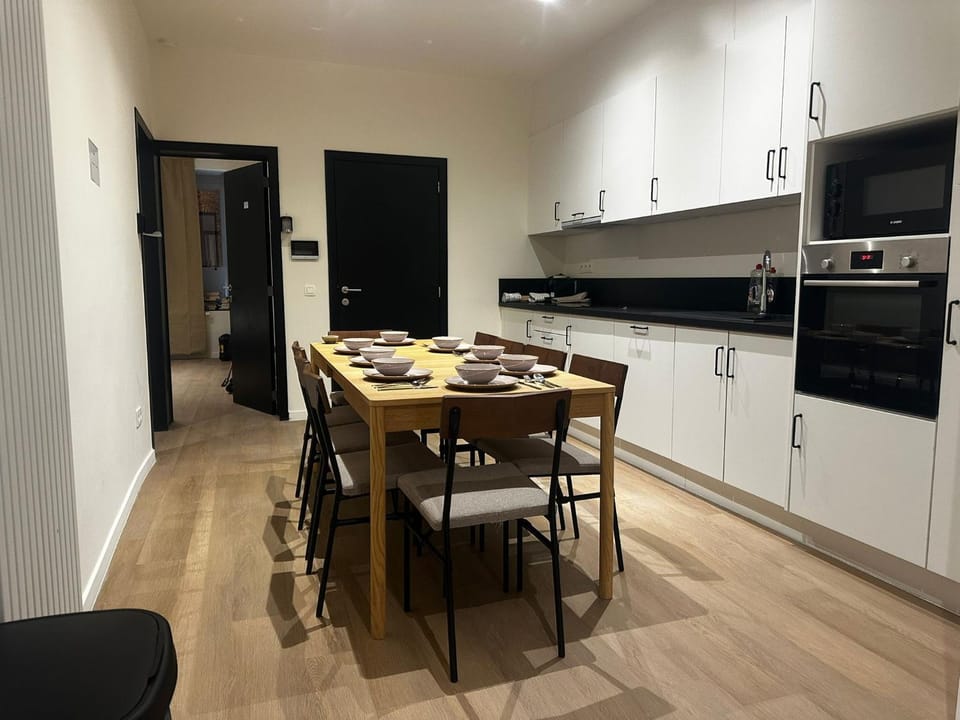 Kitchen or kitchenette, Dining area, oven, stove