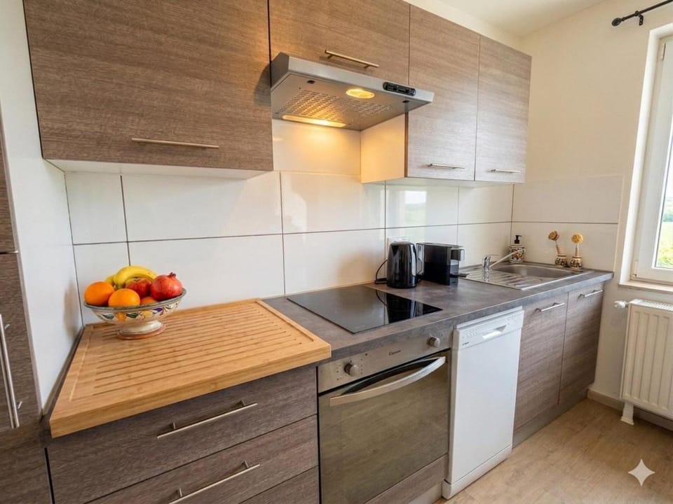 Cocon Moderne & Lumineux face à la Gare - WIFI Apartment in Dreux