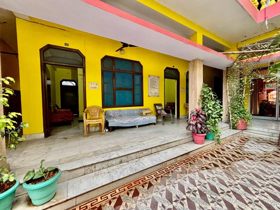 DR Prakashand Ashram Near Ram Jhula & Janki Jhula Vacation rental in Rishikesh