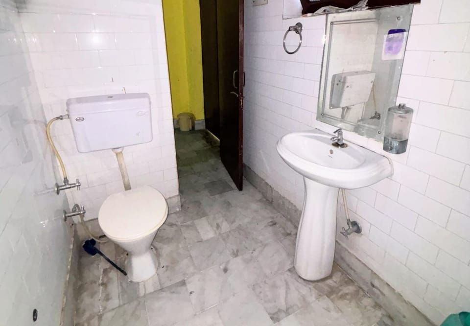 DR Prakashand Ashram Near Ram Jhula & Janki Jhula Vacation rental in Rishikesh