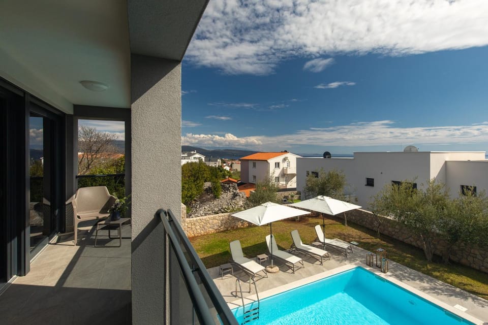 Property building, Swimming pool