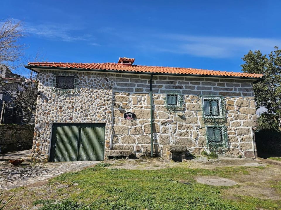 Quinta Luar de Pedra House in Porto District