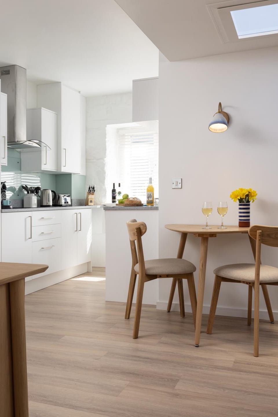 Dining area, kitchen