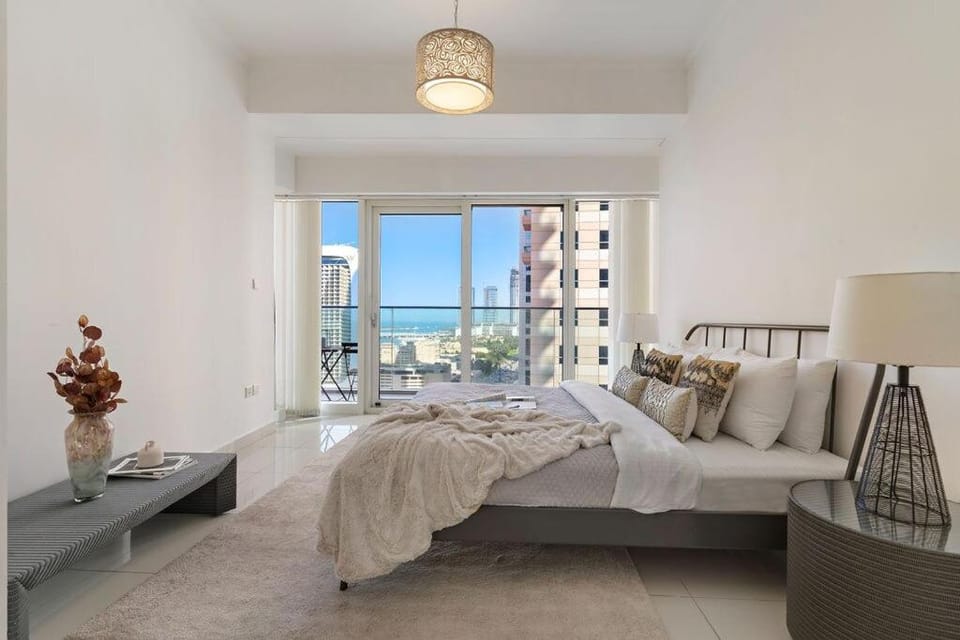 The Smart Concierge - Damac Heights Apartment in Dubai