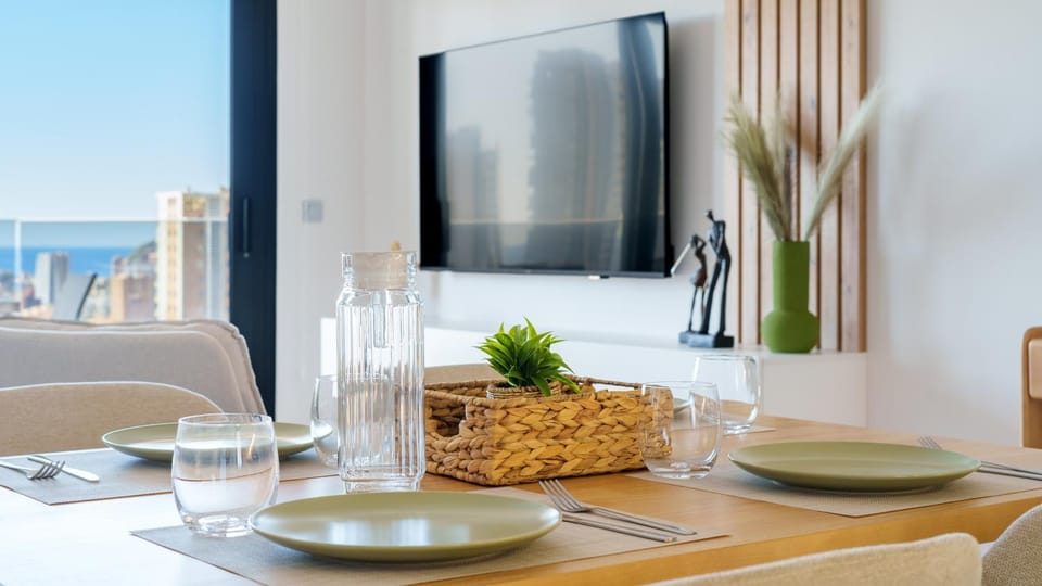 Communal lounge/ TV room, TV and multimedia, Dining area