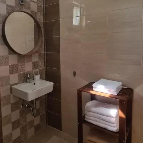Szivecskés Vendégház Cegléd Apartment in Hungary