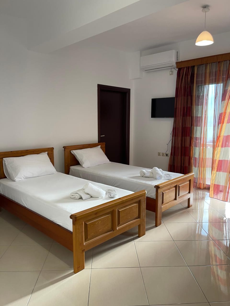 Kloen Sunset Villa Bed and Breakfast in Sarandë