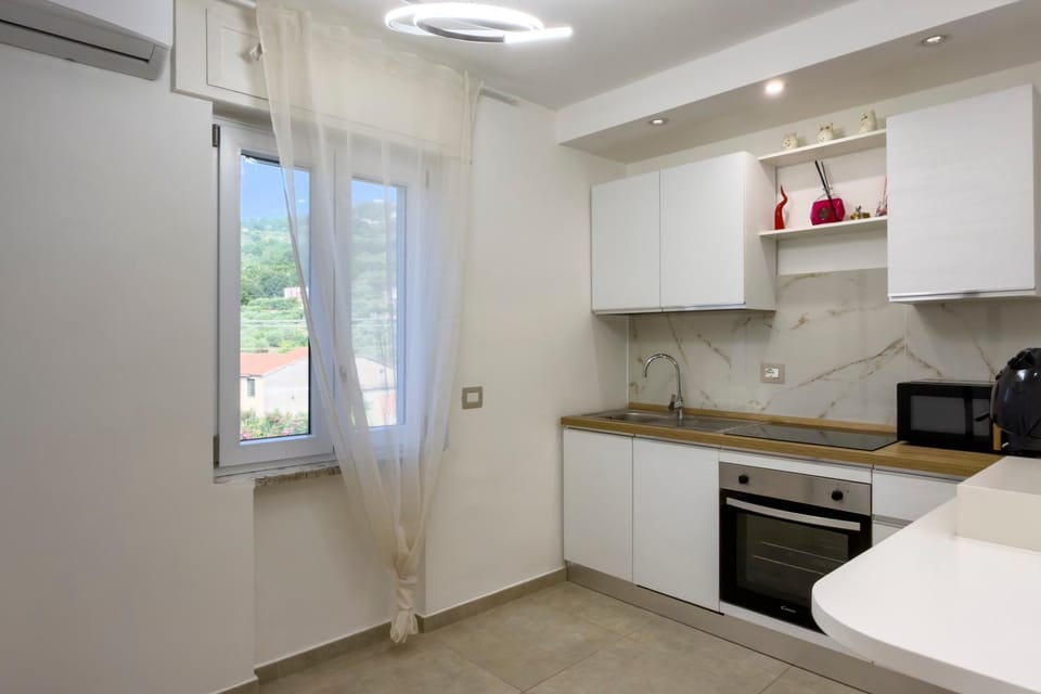 Kitchen or kitchenette, kitchen