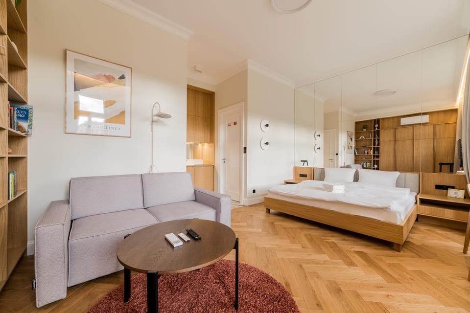 Bed, Living room, Photo of the whole room, Seating area, Bedroom, towels, wardrobe