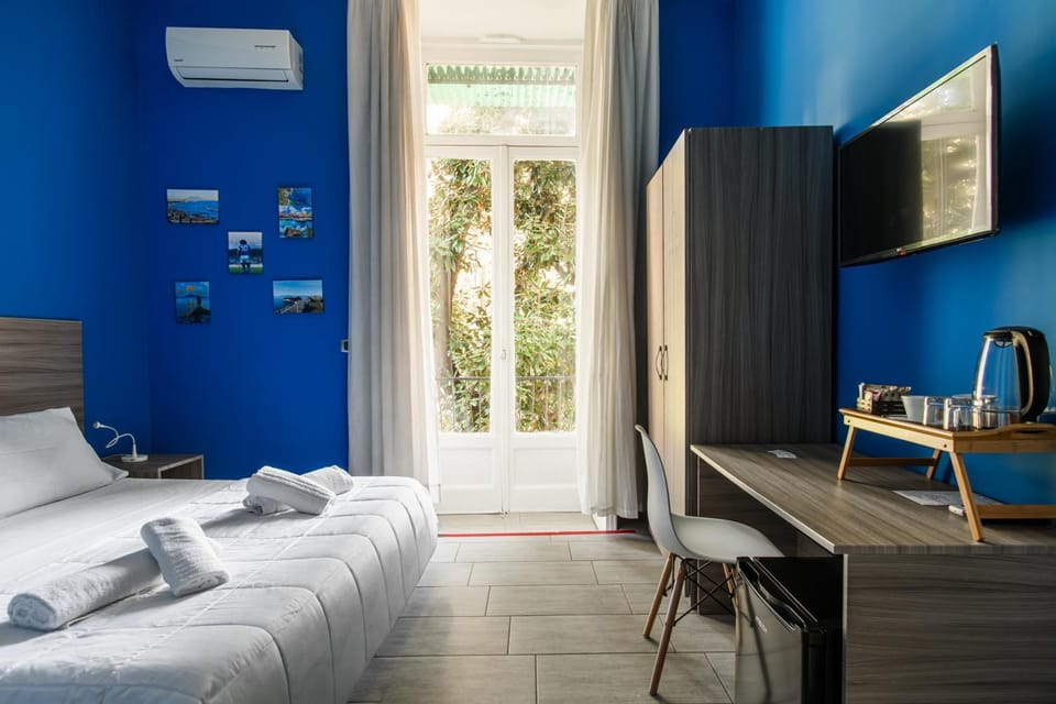 Holiday Naples Art Rooms Bed and Breakfast in Naples