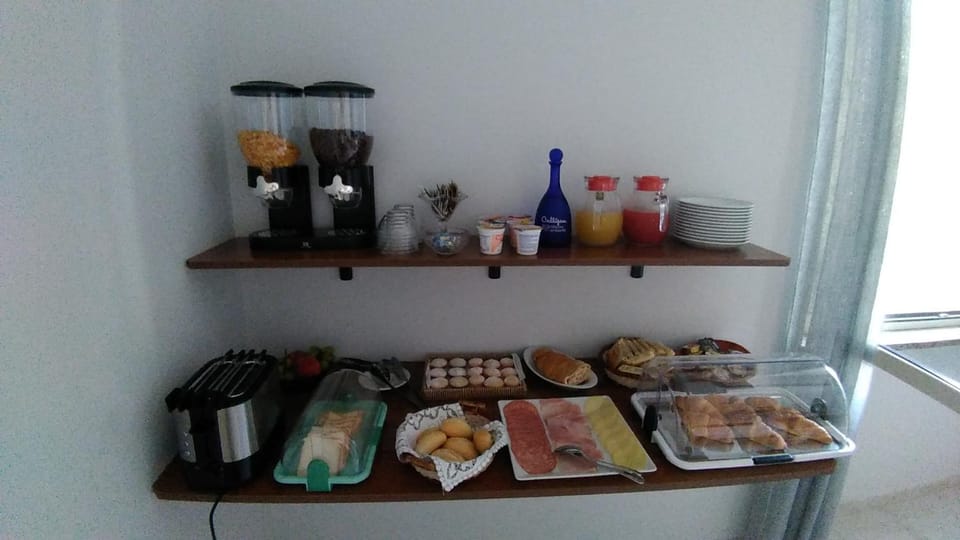 Coffee/tea facilities, Food and drinks, Food, Breakfast, Continental breakfast, Buffet breakfast