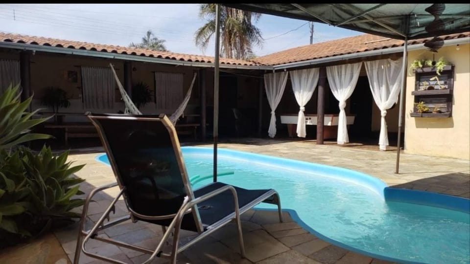 Casa Temporada para feriados 600 MT Rua do Lazer House in Pirenópolis