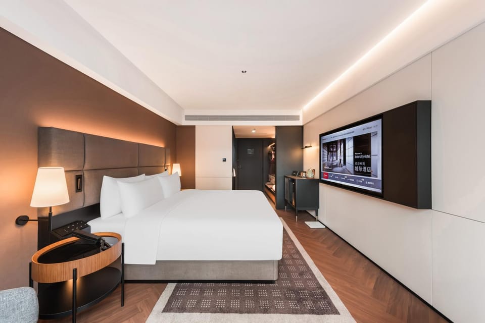 Bed, TV and multimedia, Photo of the whole room