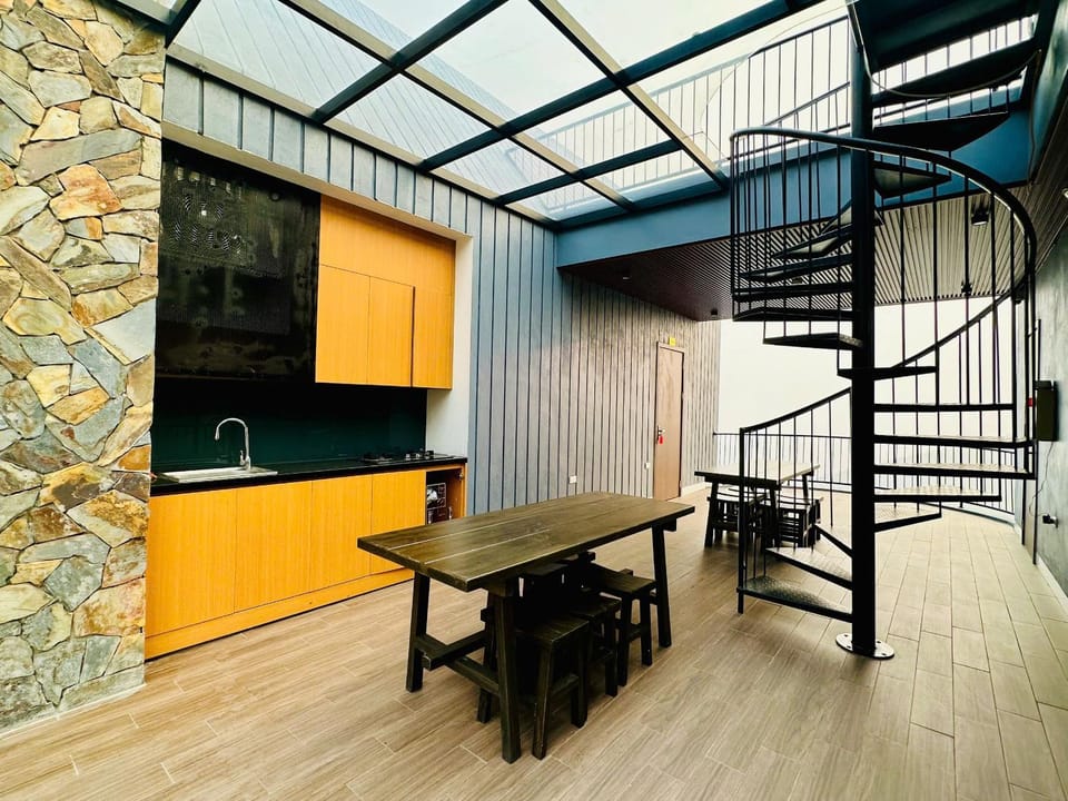 Kitchen or kitchenette, Kitchen or kitchenette, Communal kitchen, stove, kitchen