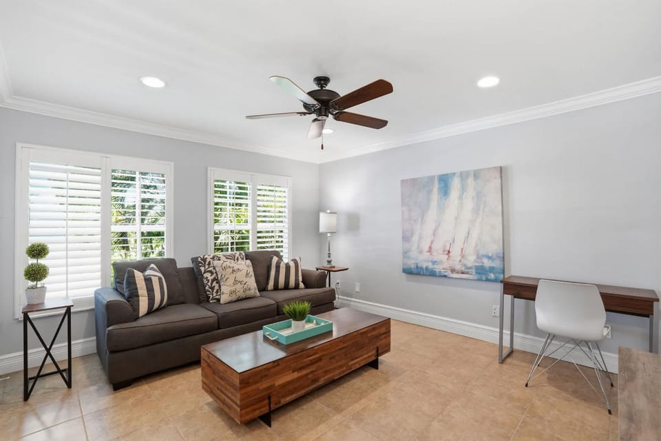 Beach-Ready Pool & Spa Home Bikes Gear Included House in Naples Park