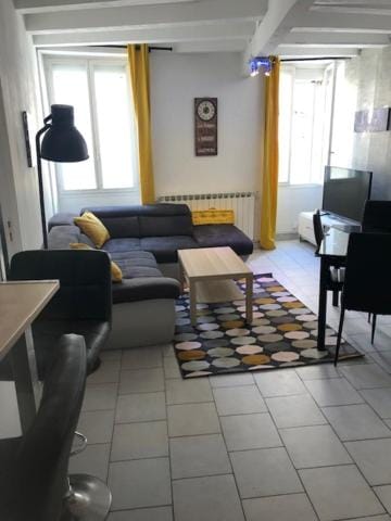 CENTRAL NIMES 5 chambres Apartment in Nimes