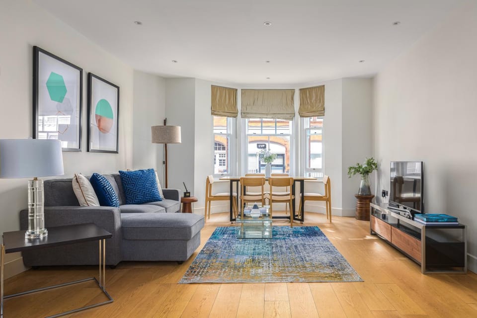 Modern 2-Bedroom Flat on Great Titchfield Apartment in London Borough of Islington