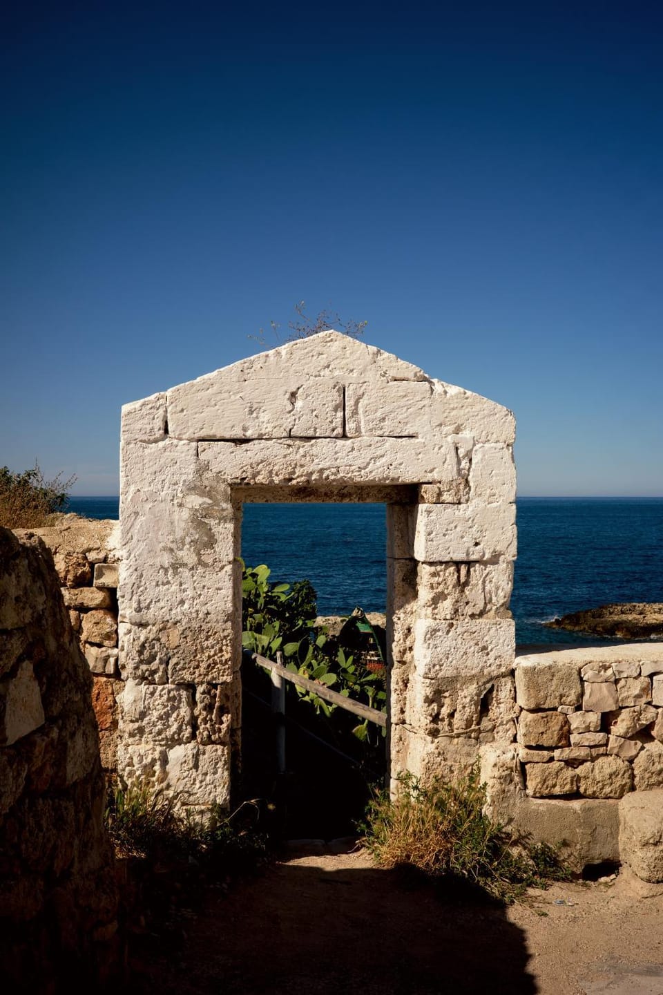 Nearby landmark, Day, Natural landscape, Landmark view, Sea view