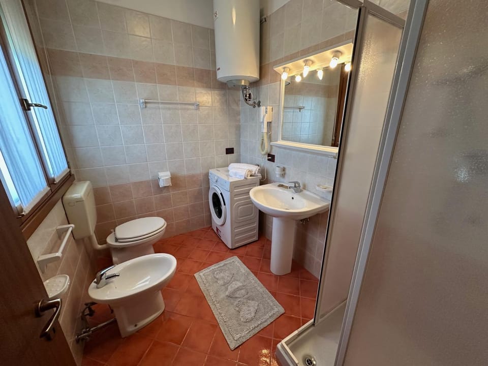 Shower, Bathroom, washing machine