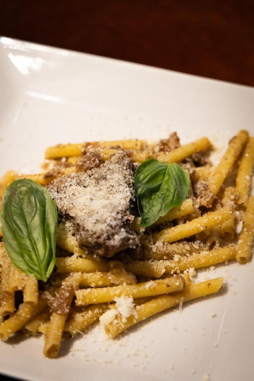 Restaurant/places to eat, Restaurant/places to eat