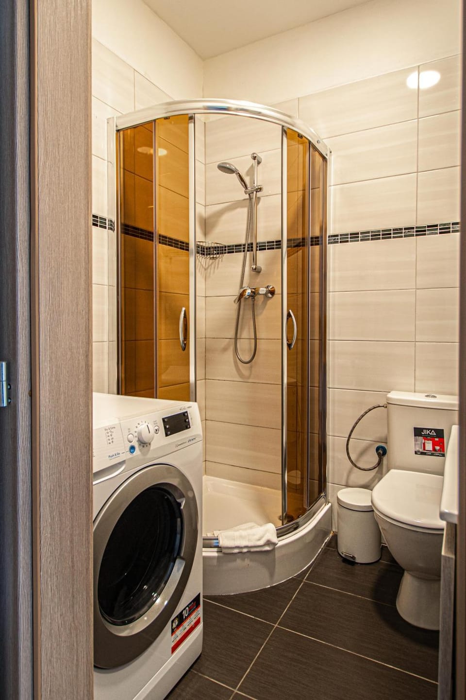 Toilet, washing machine