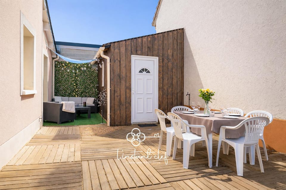 Patio, Dining area
