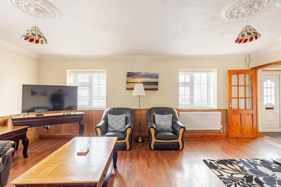 Communal lounge/ TV room, Living room