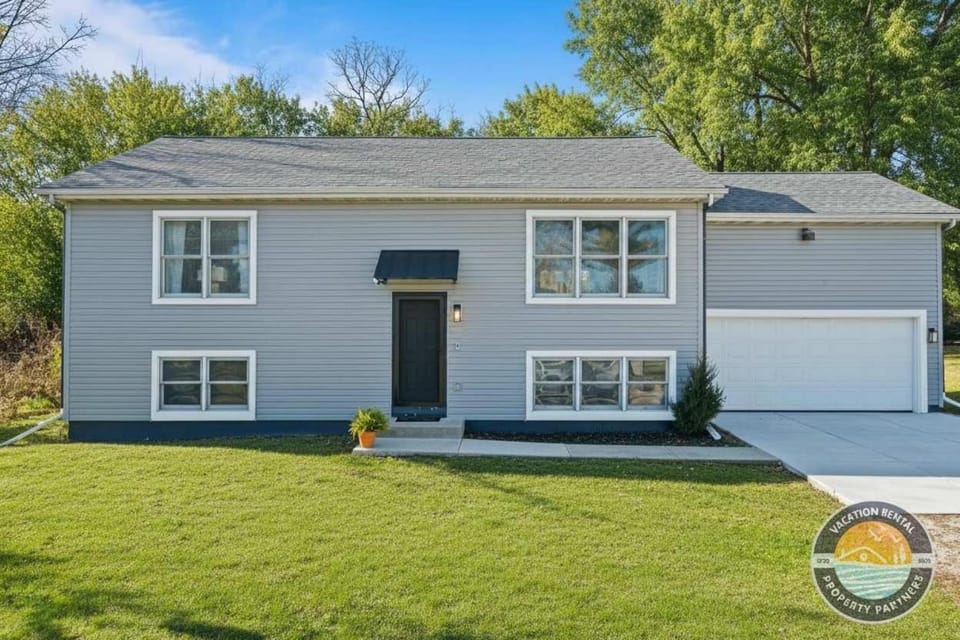 Lake Geneva Hous Family Fun with Pool Table House in Wisconsin