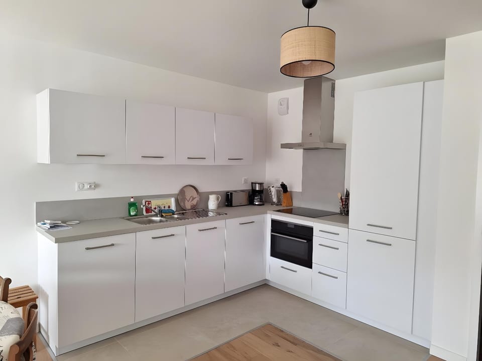 Kitchen or kitchenette, Living room
